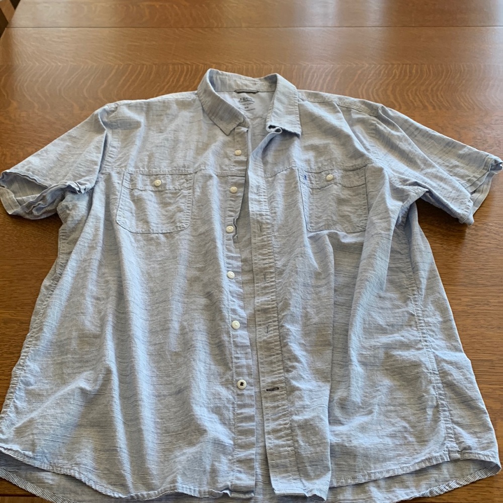 slightly used Mens shirt with no signs of damage